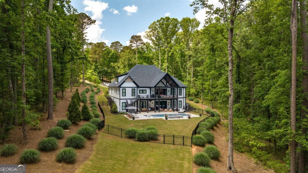 4 bedroom, 3.5 bathroom, 3,111 sq ft single family residence for sale at 170 Ellman Drive, Eatonton, GA 31024 — photo 2