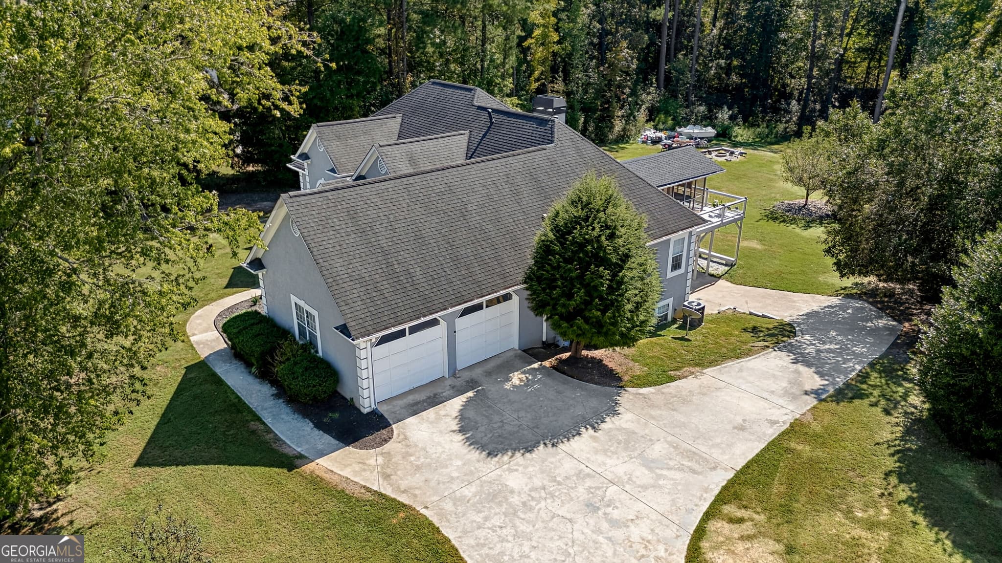 6 bedroom, 3 bathroom, 6,150 sq ft single family residence for sale at 12136 Edgewater Drive, Hampton, GA 30228 — photo 7