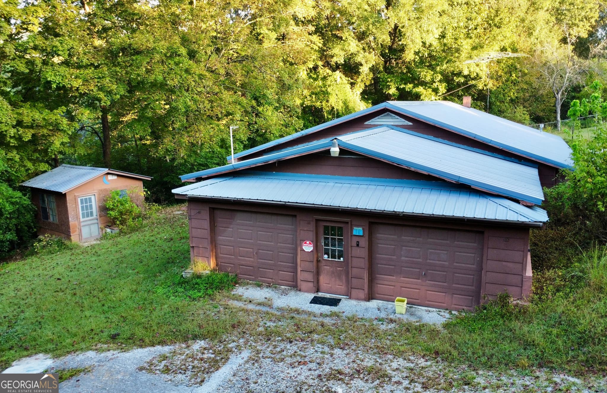 4 bedroom, 3 bathroom, 2,720 sq ft single family residence for sale at 16 Hemphill Road, Summerville, GA 30747 — photo 2