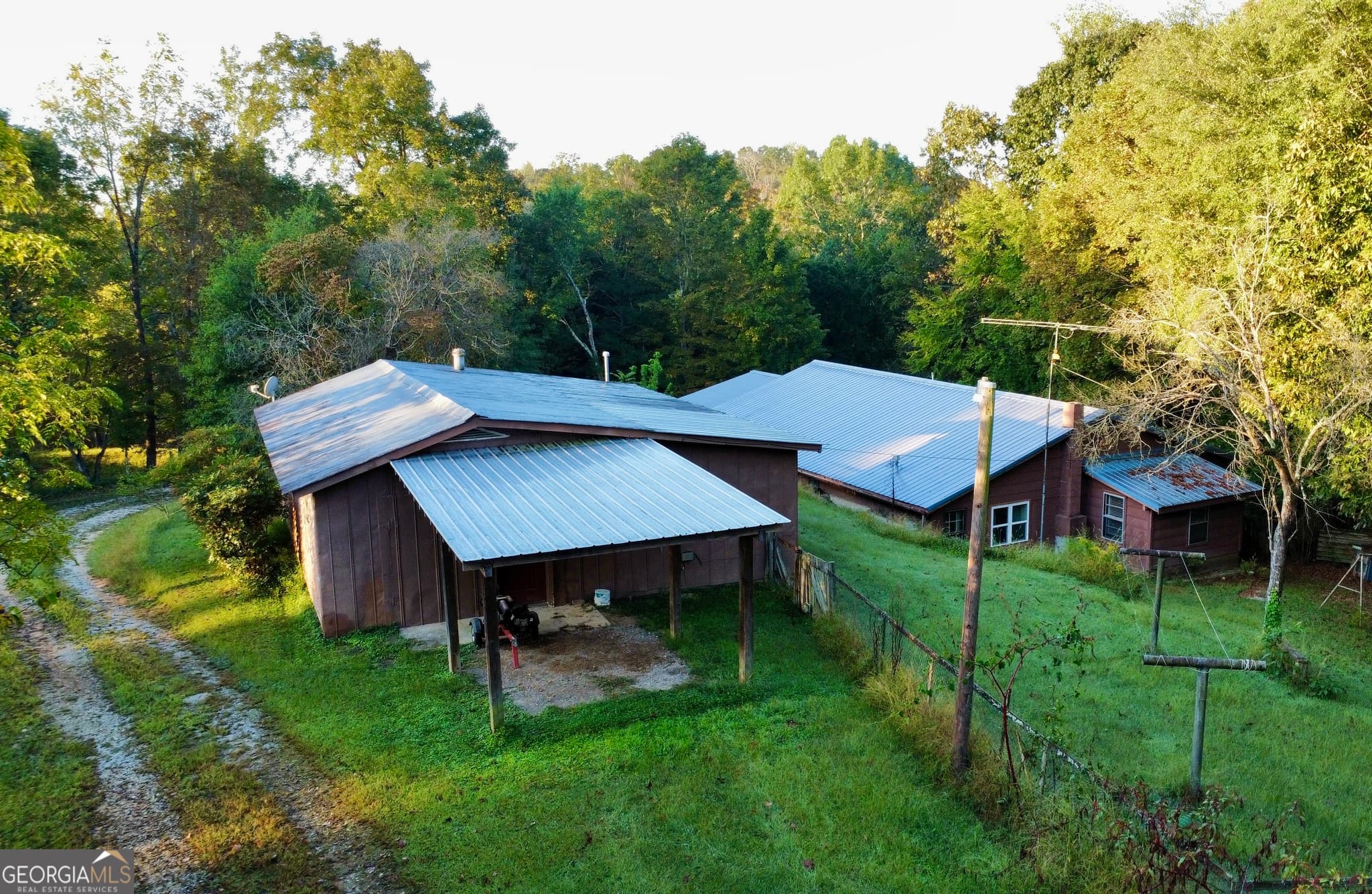 4 bedroom, 3 bathroom, 2,720 sq ft single family residence for sale at 16 Hemphill Road, Summerville, GA 30747 — photo 3