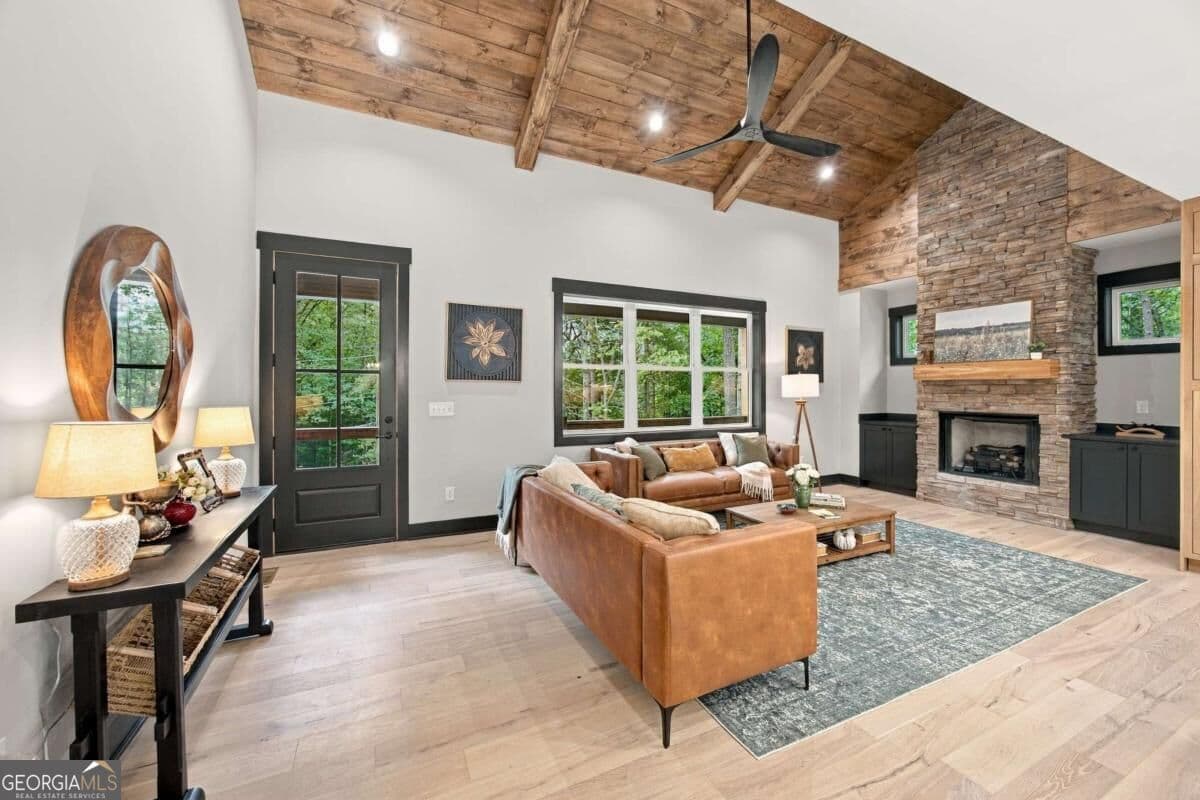 3 bedroom, 2 bathroom, 2,000 sq ft cabin,single family residence for sale at 84 Hale Court 3380R, Ellijay, GA 30540 — photo 6