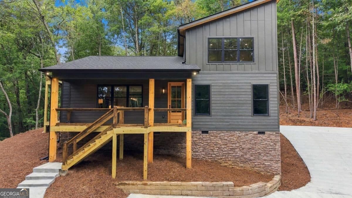 3 bedroom, 2 bathroom, 2,000 sq ft cabin,single family residence for sale at 84 Hale Court 3380R, Ellijay, GA 30540 — photo 3
