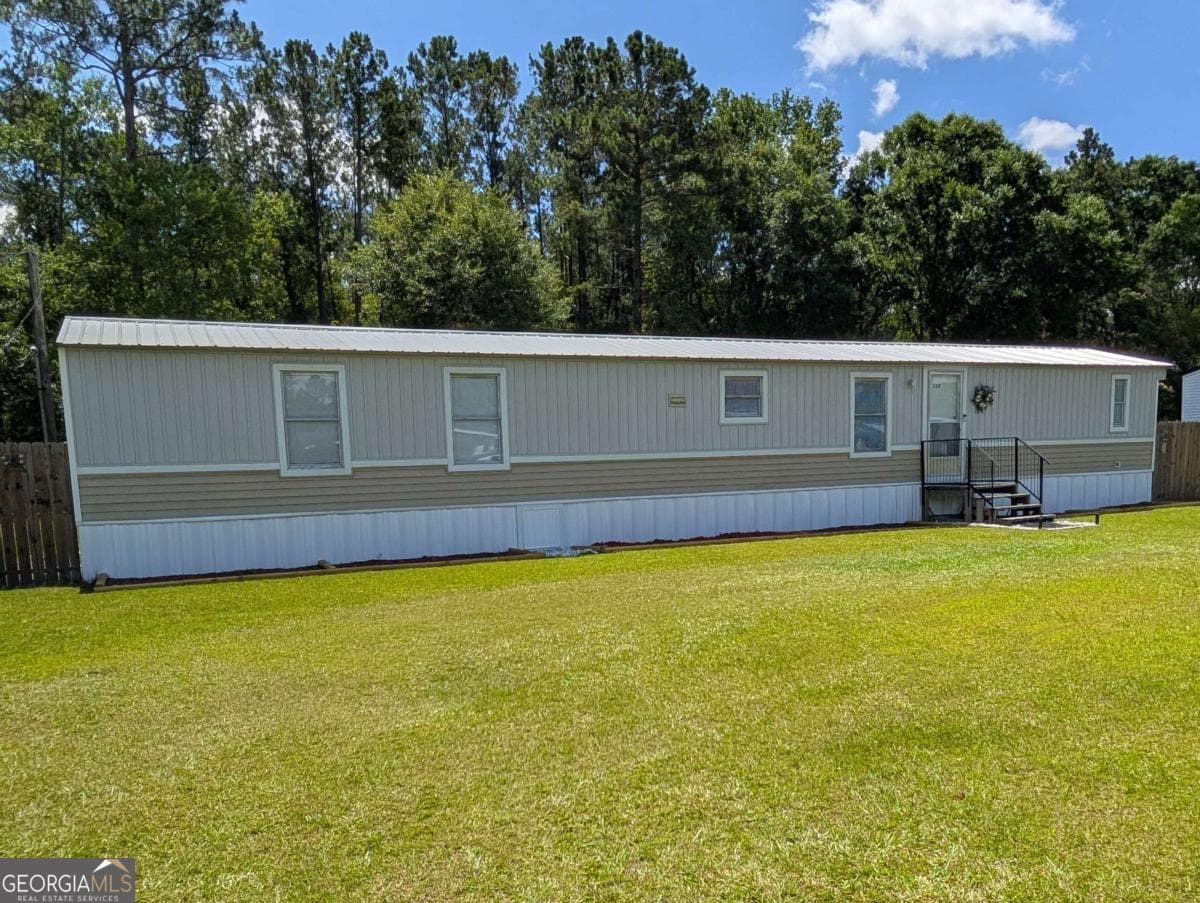 3 bedroom, 2 bathroom, 980 sq ft manufactured home,mobile home sold at 112 Victoria Drive, Odum, GA 31555