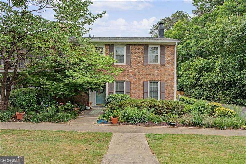 3 bedroom, 2.5 bathroom, 1,776 sq ft condominium sold at 2913 Lavista Way, Decatur, GA 30033