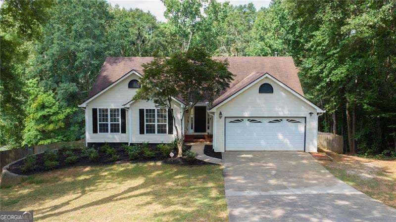 3 bedroom, 2 bathroom single family residence for rent at 4267 Rivuere Point, Gainesville, GA 30507 for $2,990 a month — photo 6