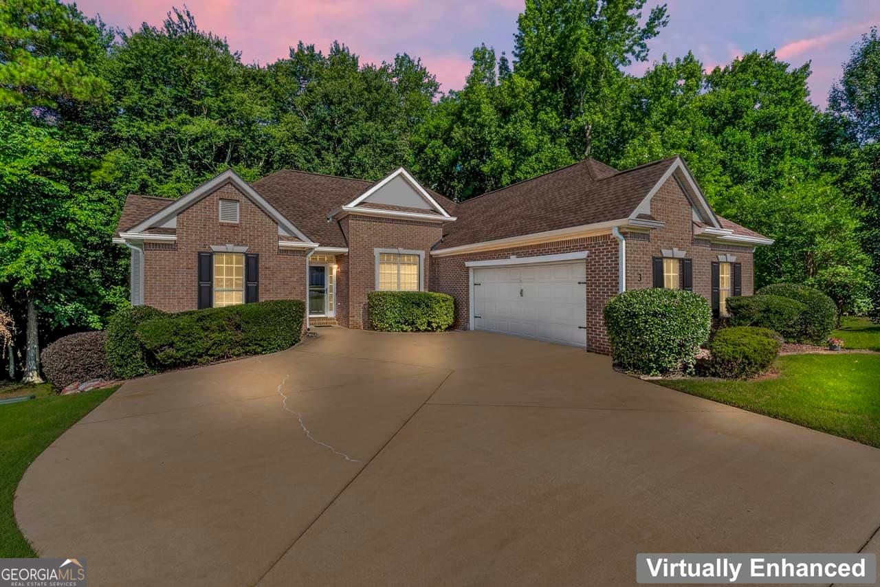 4 bedroom, 3 bathroom, 2,888 sq ft single family residence for sale at 3 Kingsbrook Cove, Newnan, GA 30265 — photo 2