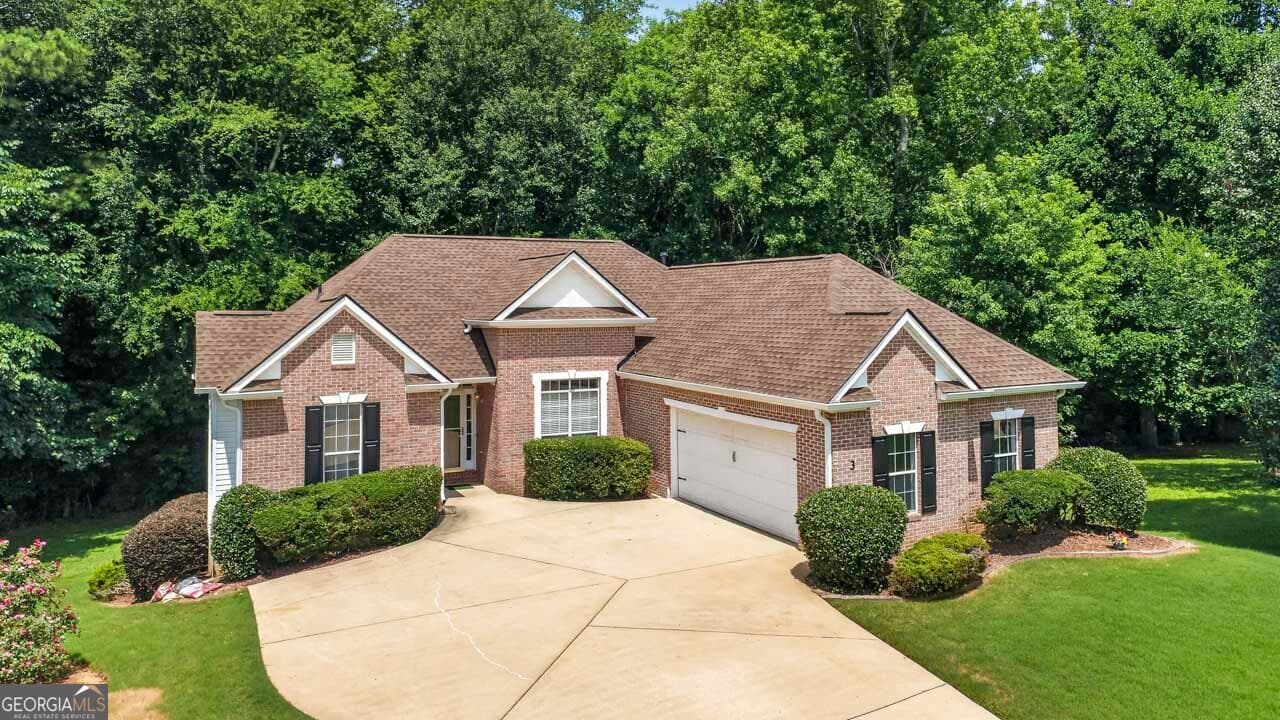 4 bedroom, 3 bathroom, 2,888 sq ft single family residence for sale at 3 Kingsbrook Cove, Newnan, GA 30265 — photo 3