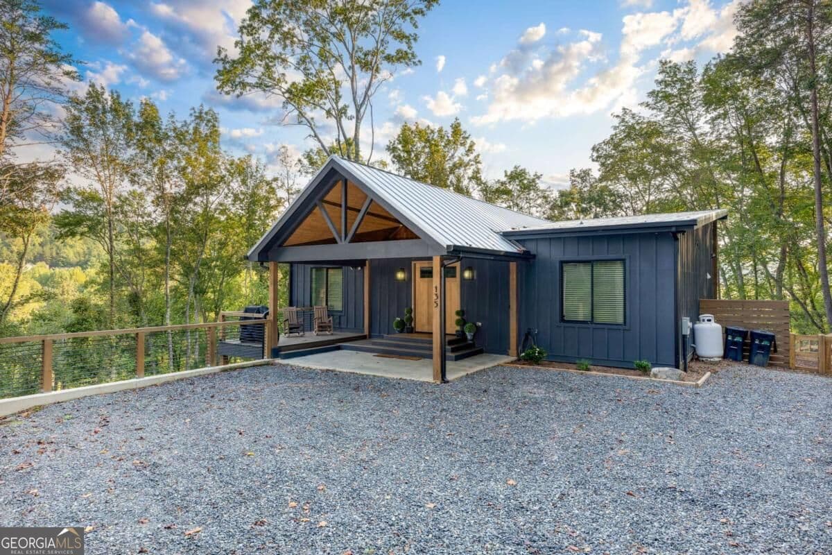 4 bedroom, 3 bathroom, 3,755 sq ft cabin,single family residence for sale at 135 Hannah Way 3, Ellijay, GA 30540 — photo 9