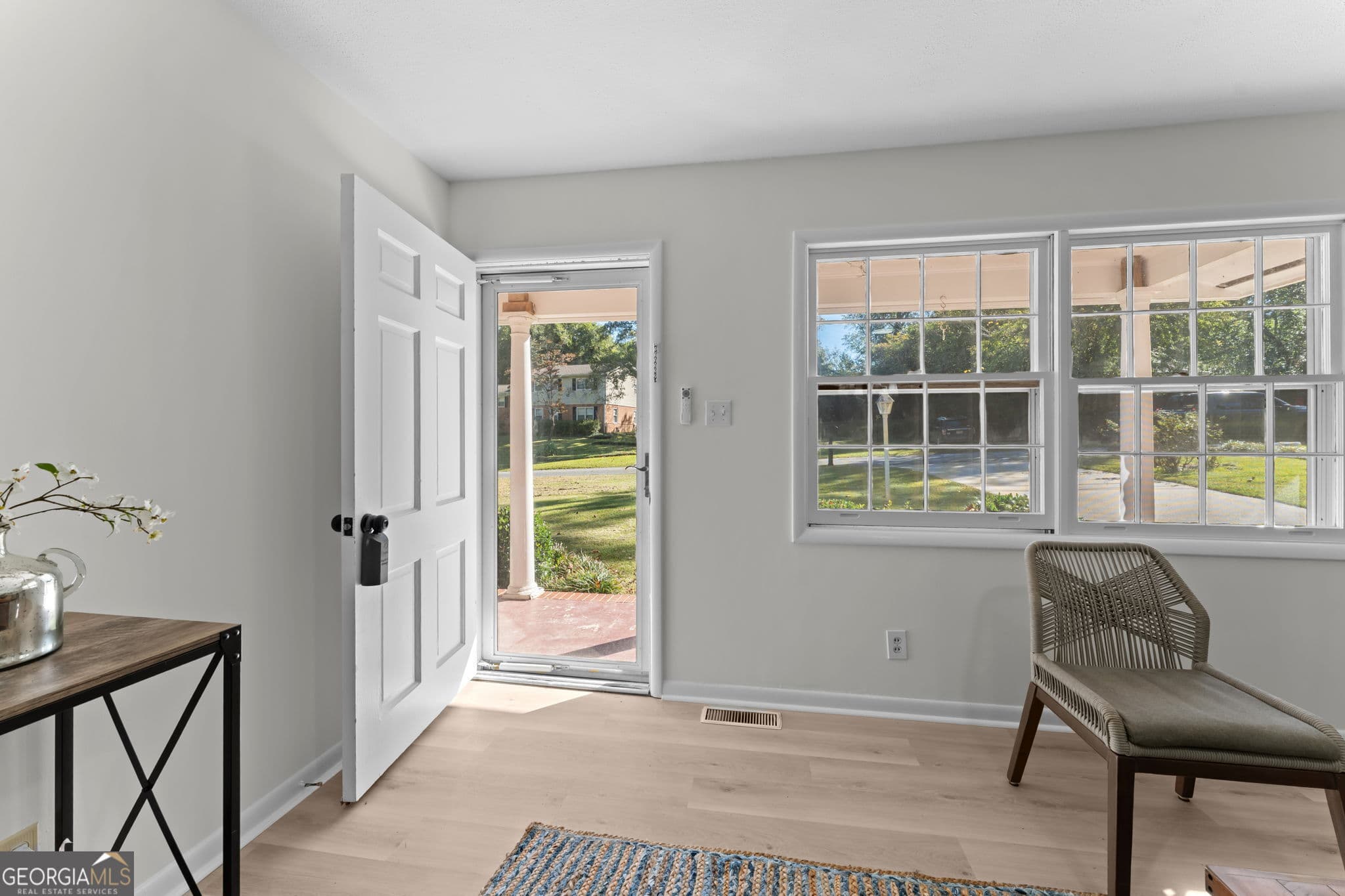 3 bedroom, 2 bathroom, 1,591 sq ft single family residence for sale at 4051 Meadowbrook Drive, Macon, GA 31204 — photo 5