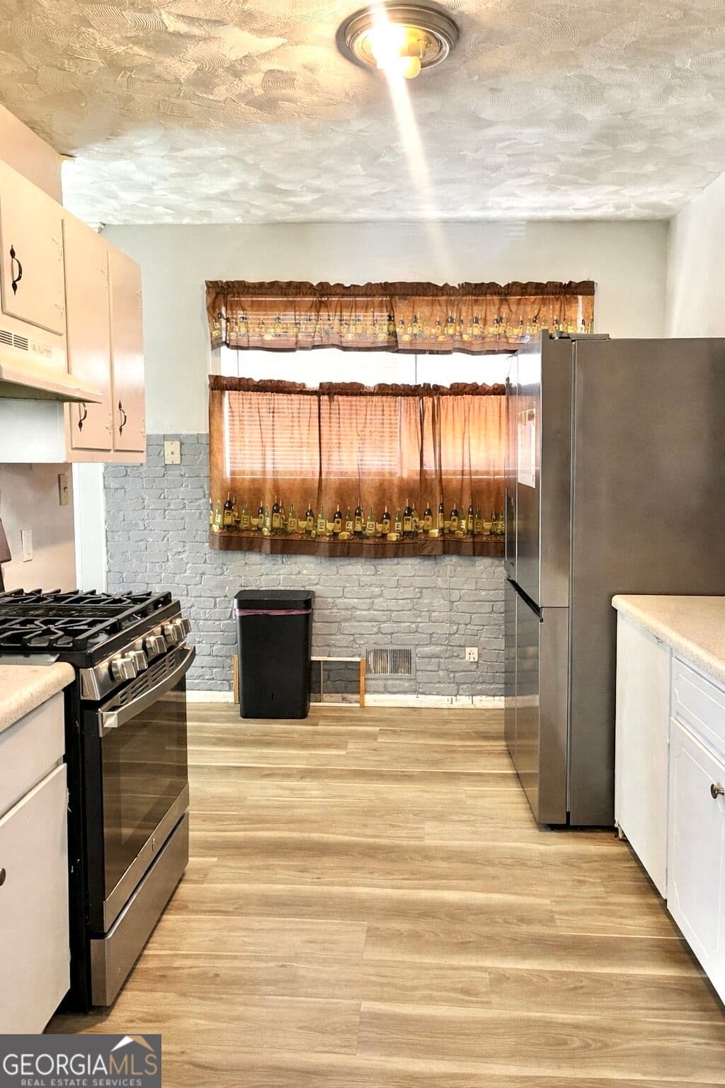 3 bedroom, 2 bathroom single family residence for rent at 6973 Kimberland Gardens Lane, Lithonia, GA 30058 for $2,000 a month — photo 5