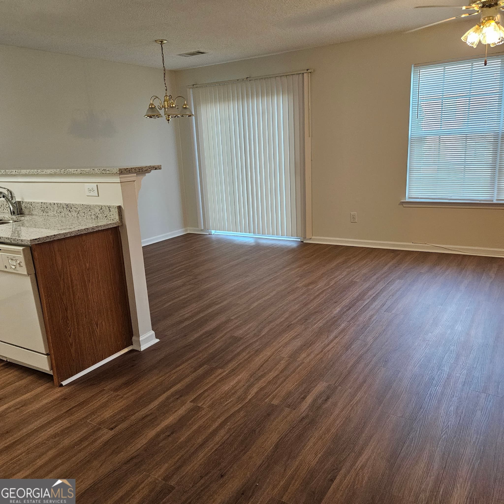 2 bedroom, 2.5 bathroom, 1,347 sq ft townhouse for rent at 7242 Alicia's Way, Morrow, GA 30260 for $1,500 a month — photo 4