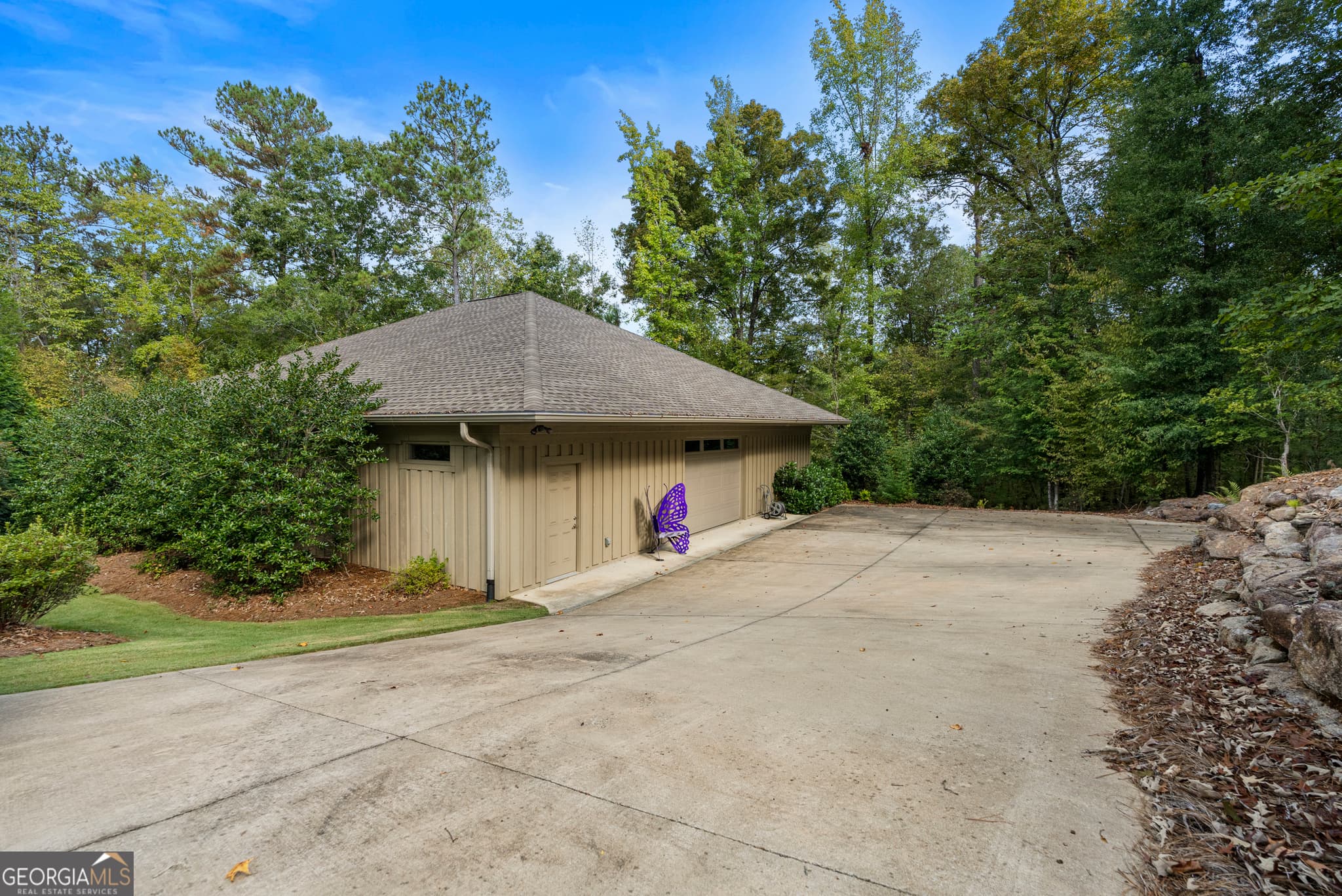 4 bedroom, 6 bathroom, 4,446 sq ft single family residence for sale at 52 Creekwood Court, Fortson, GA 31808 — photo 6