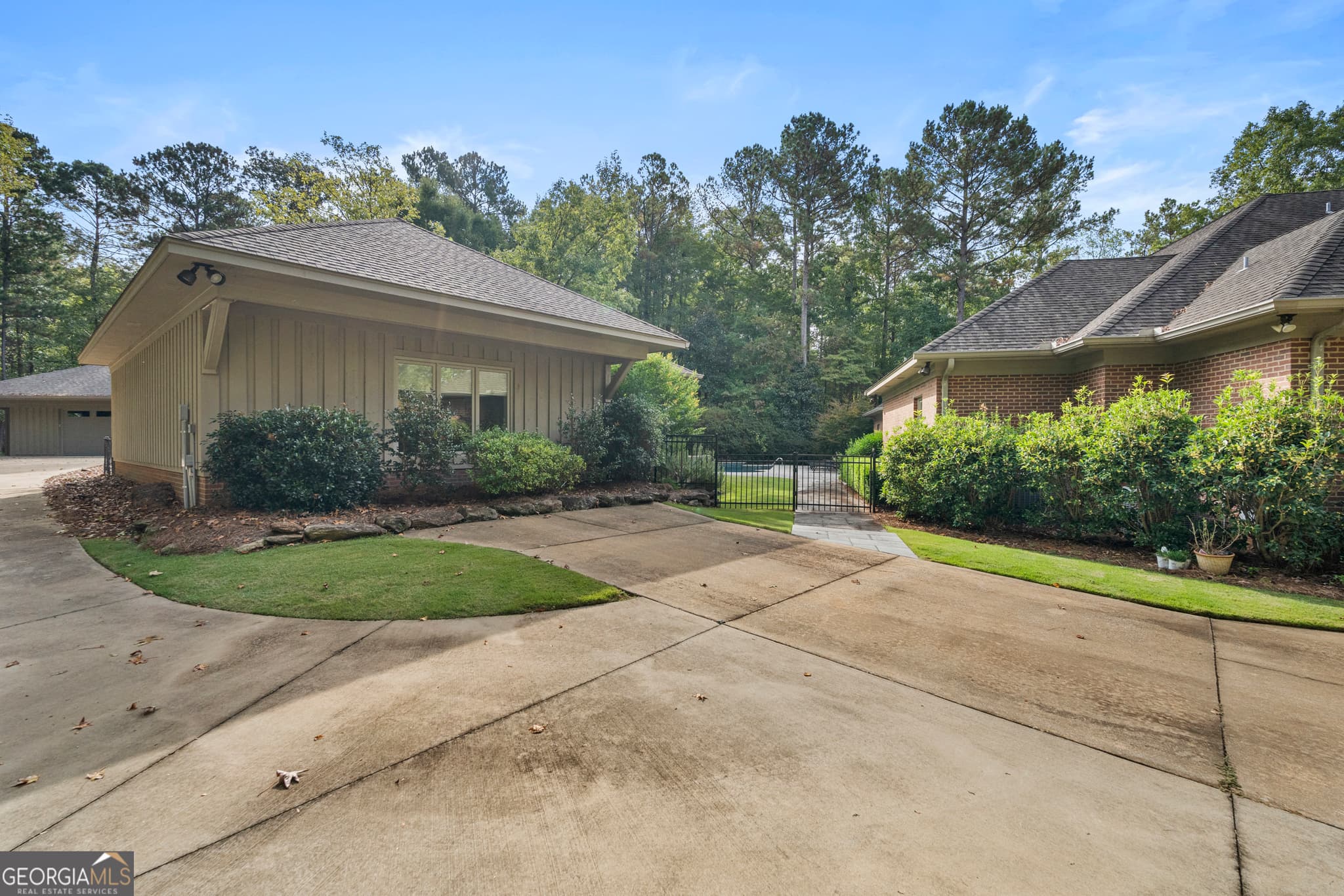 4 bedroom, 6 bathroom, 4,446 sq ft single family residence for sale at 52 Creekwood Court, Fortson, GA 31808 — photo 9