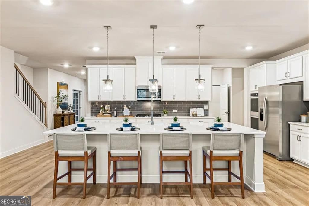 6 bedroom, 5.5 bathroom, 3,892 sq ft single family residence for sale at 344 Bailiwick Lane, Canton, GA 30115 — photo 6