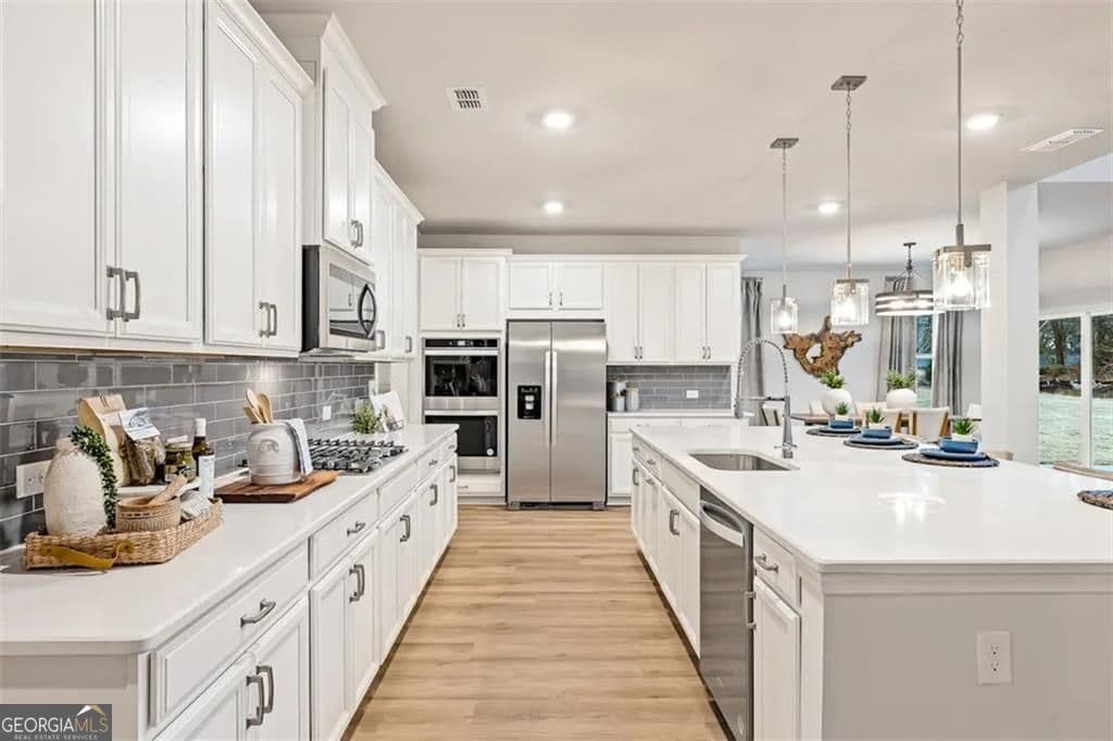 6 bedroom, 5.5 bathroom, 3,892 sq ft single family residence for sale at 344 Bailiwick Lane, Canton, GA 30115 — photo 5