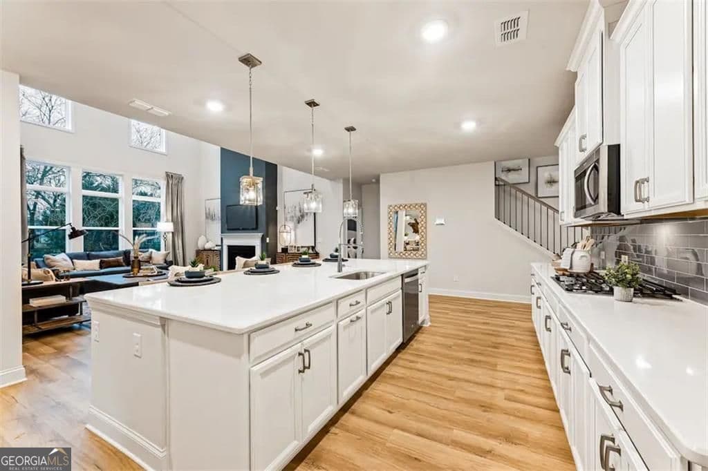 6 bedroom, 5.5 bathroom, 3,892 sq ft single family residence for sale at 344 Bailiwick Lane, Canton, GA 30115 — photo 8