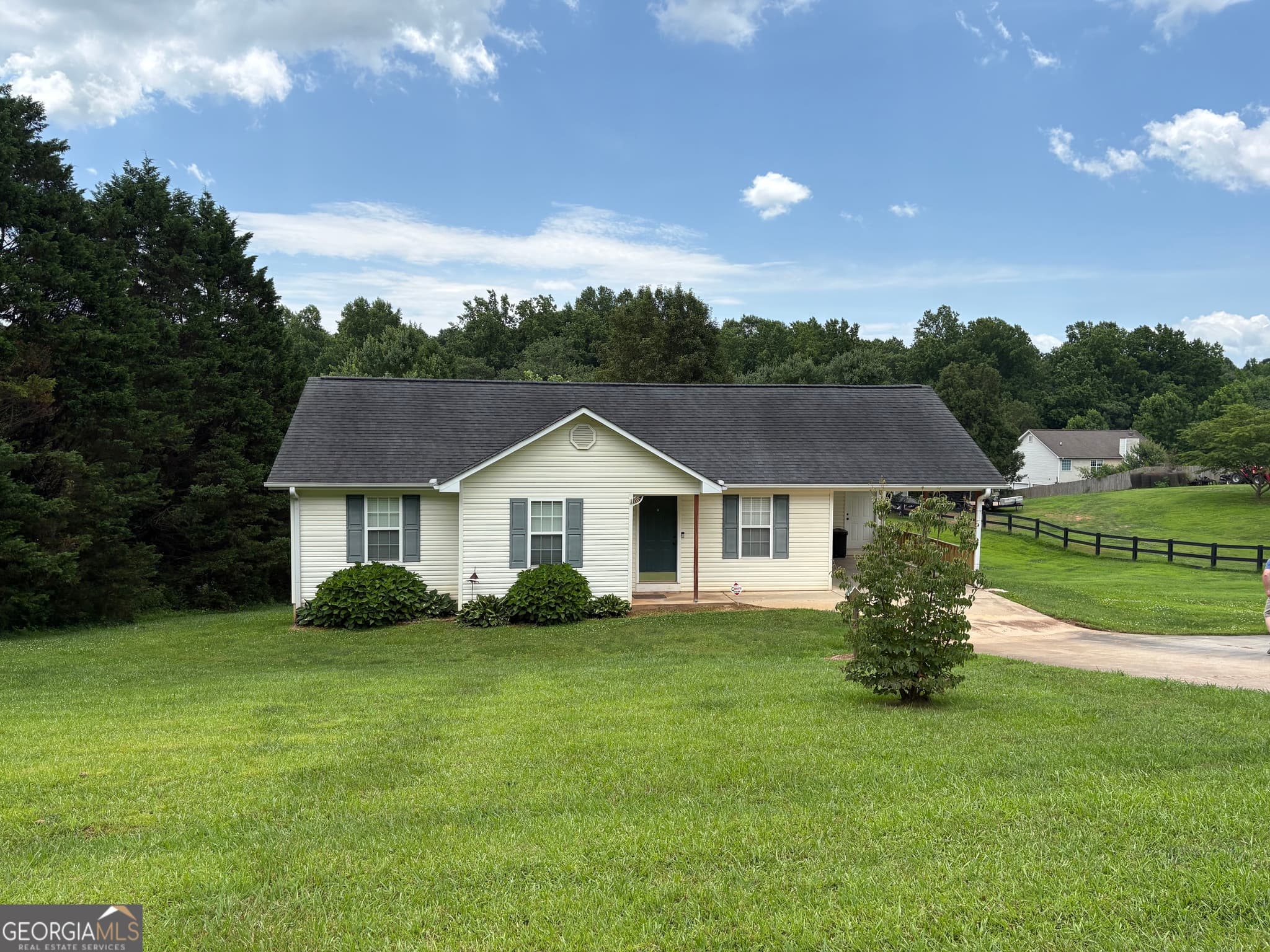 3 bedroom, 1.5 bathroom, 1,123 sq ft single family residence for sale at 444 Ansley Road, Demorest, GA 30535 — photo 2
