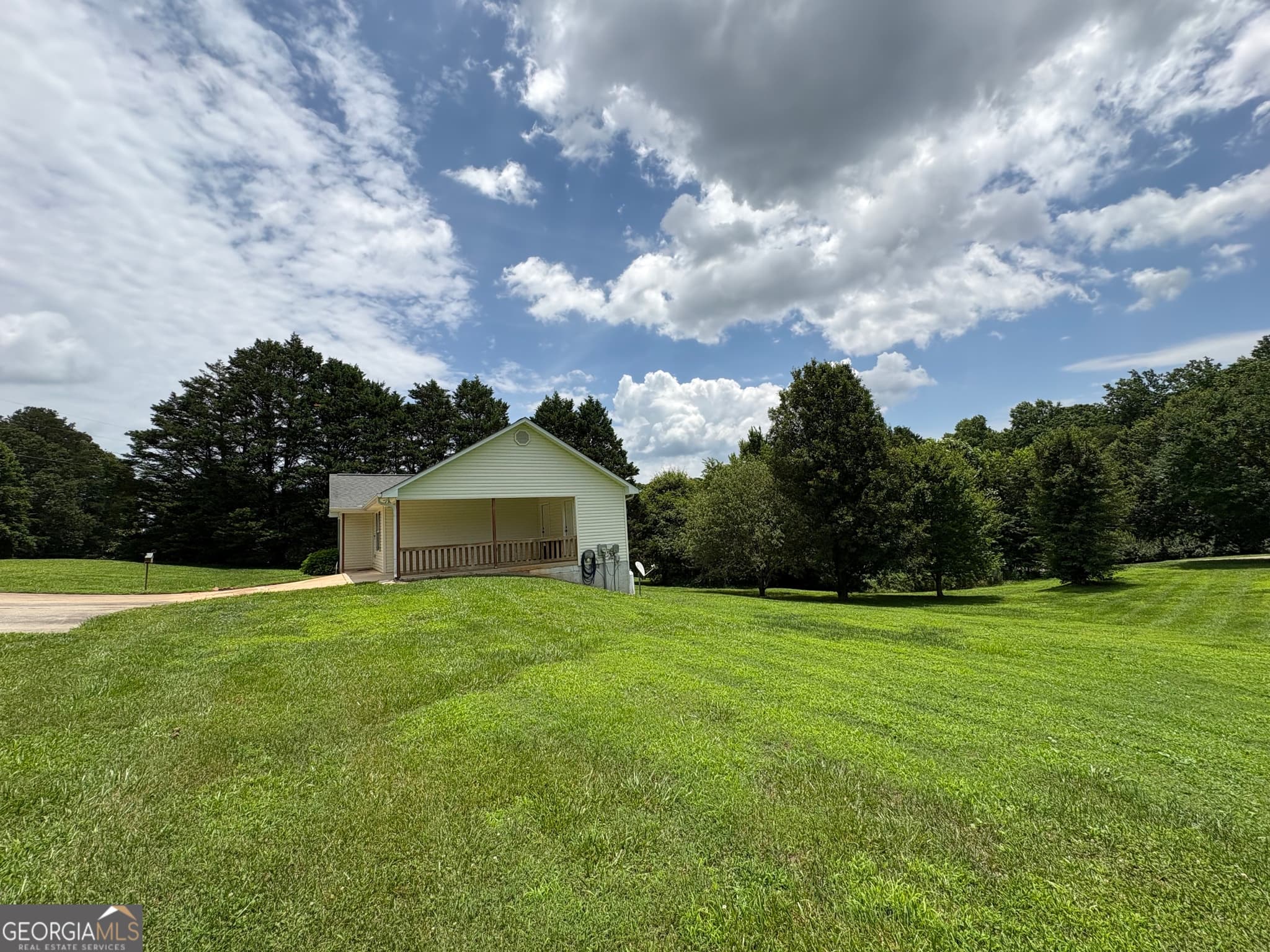 3 bedroom, 1.5 bathroom, 1,123 sq ft single family residence for sale at 444 Ansley Road, Demorest, GA 30535 — photo 6