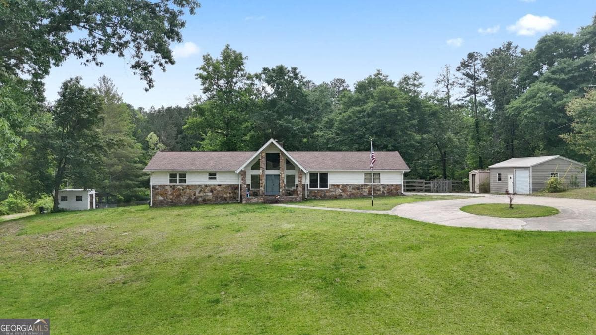3 bedroom, 2.5 bathroom, 1,906 sq ft single family residence sold at 1528 Old Cartersville Road, Dallas, GA 30132
