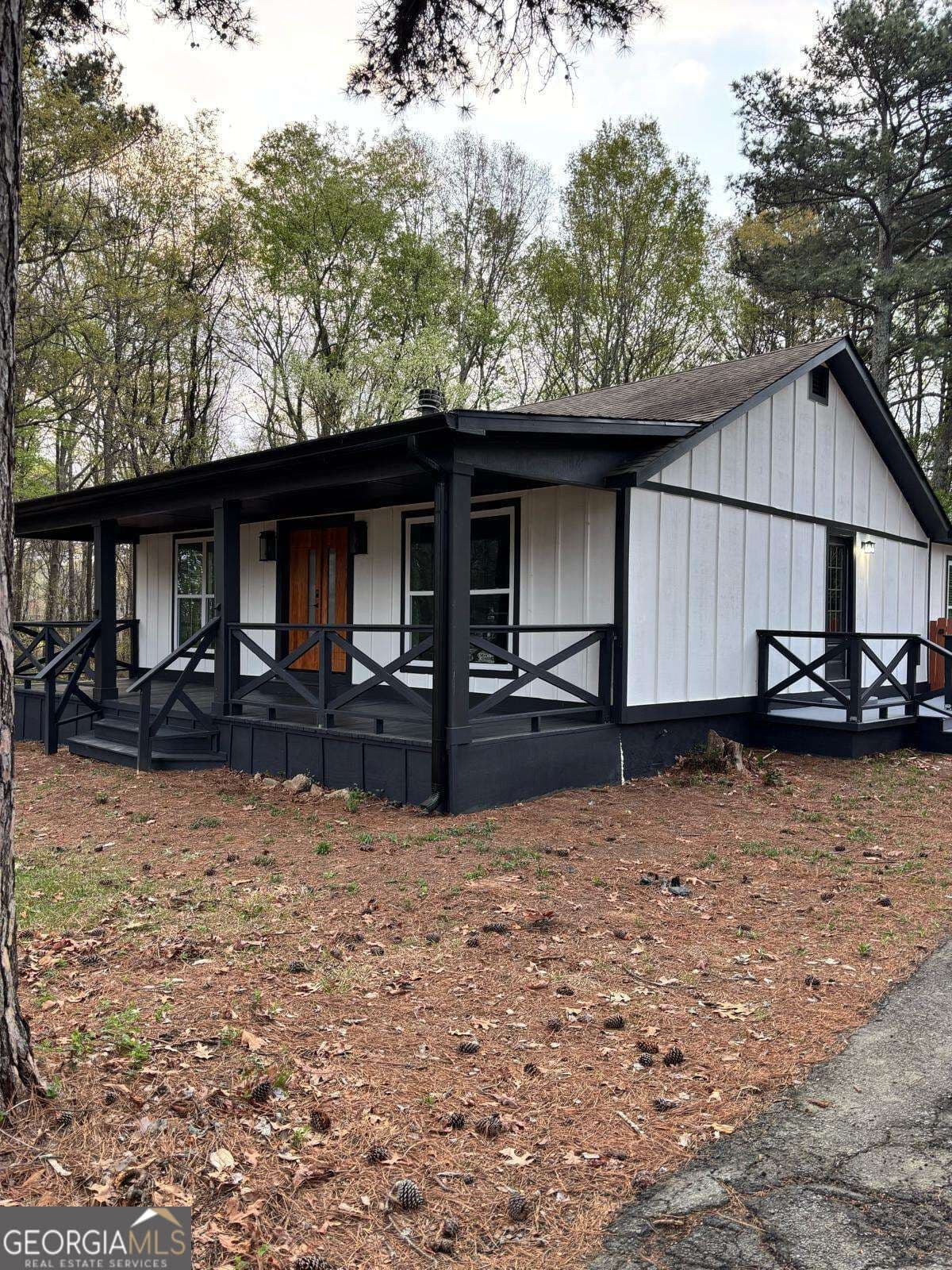 3 bedroom, 2.5 bathroom single family residence for rent at 4375 Braselton Highway, Hoschton, GA 30548 for $2,800 a month