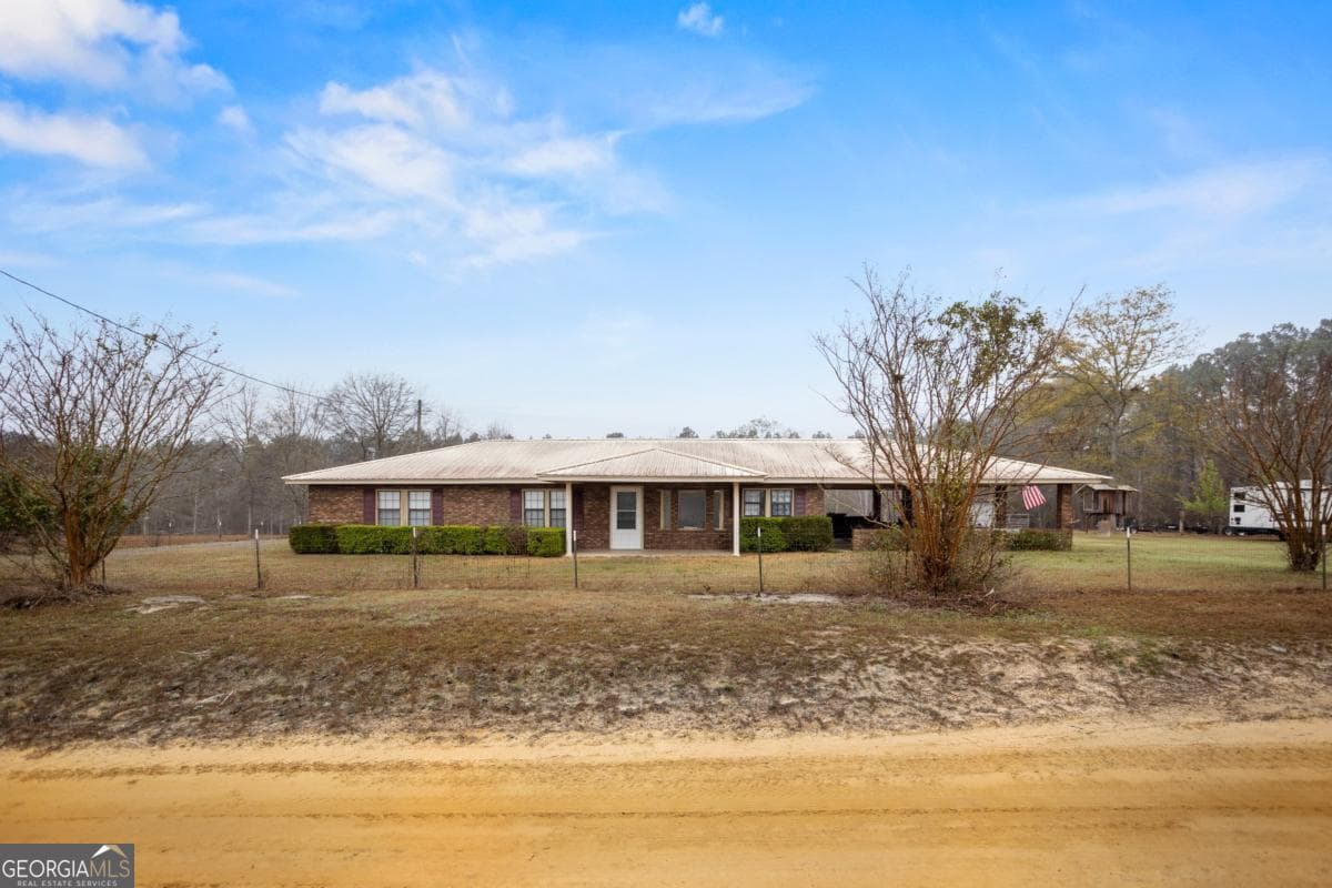 3 bedroom, 2 bathroom, 2,190 sq ft single family residence sold at 195 Mollie Bowen Lane, Cobbtown, GA 30420