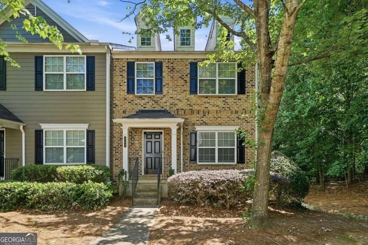 2 bedroom, 2.5 bathroom, 1,870 sq ft townhouse sold at 726 Breeze Lane, Woodstock, GA 30188