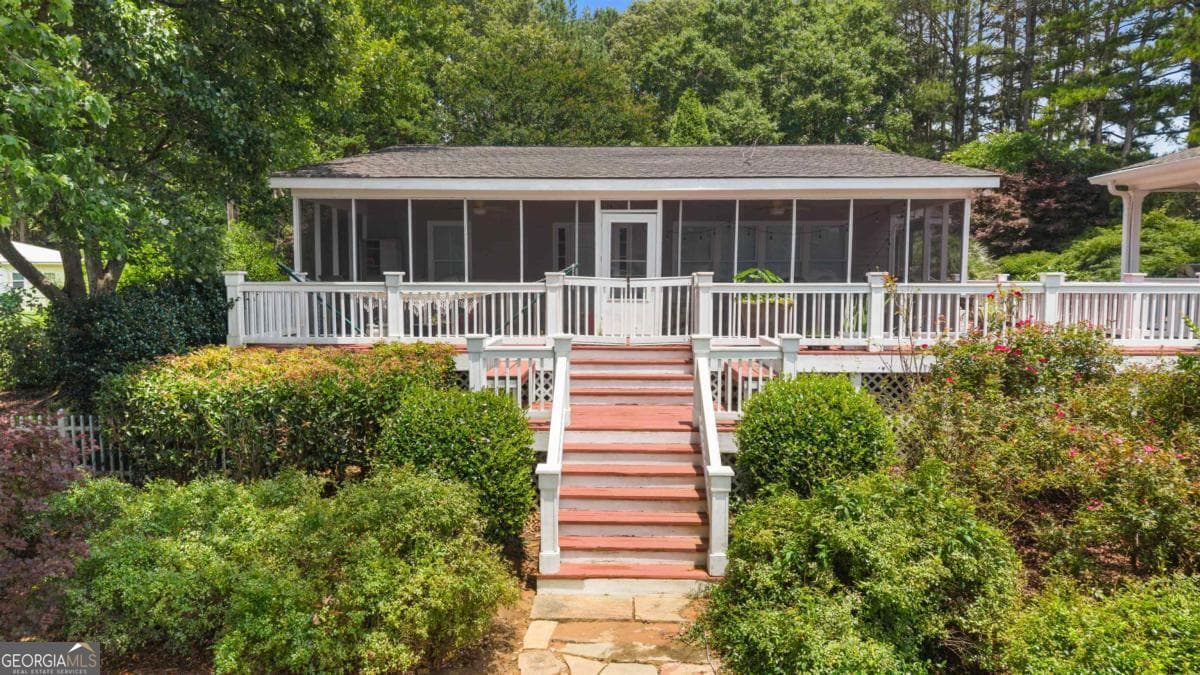 5 bedroom, 6.5 bathroom, 2 sq ft single family residence for sale at 1470 Staci Drive -, Greensboro, GA 30642 — photo 9