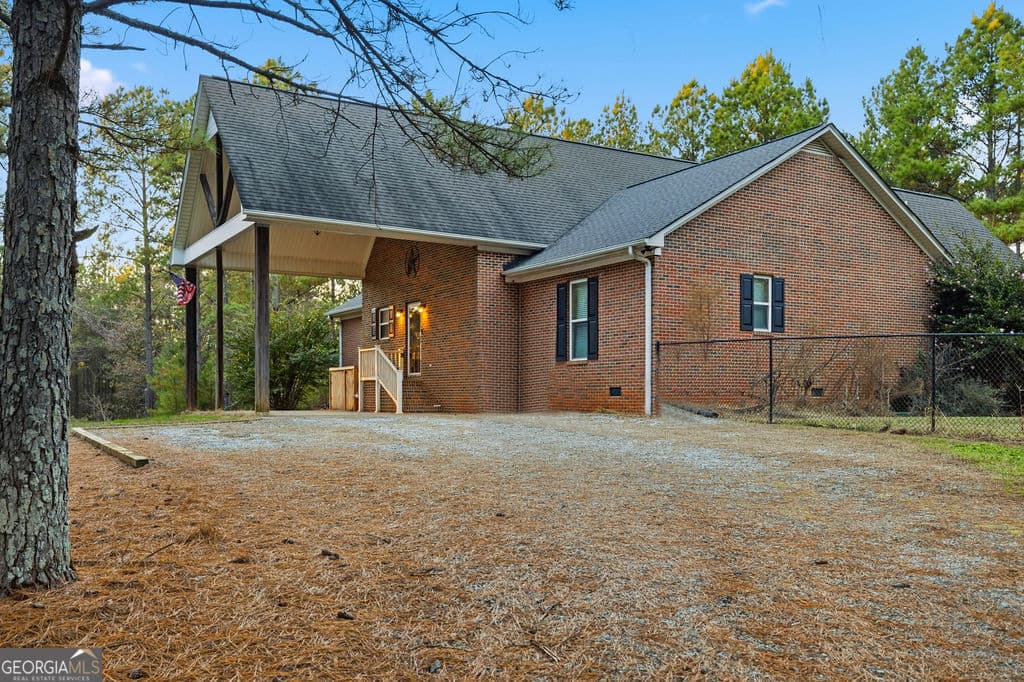 3 bedroom, 2 bathroom, 2,158 sq ft single family residence for sale at 1907 Mountain Creek Church Road, Starr, SC 29684 — photo 3