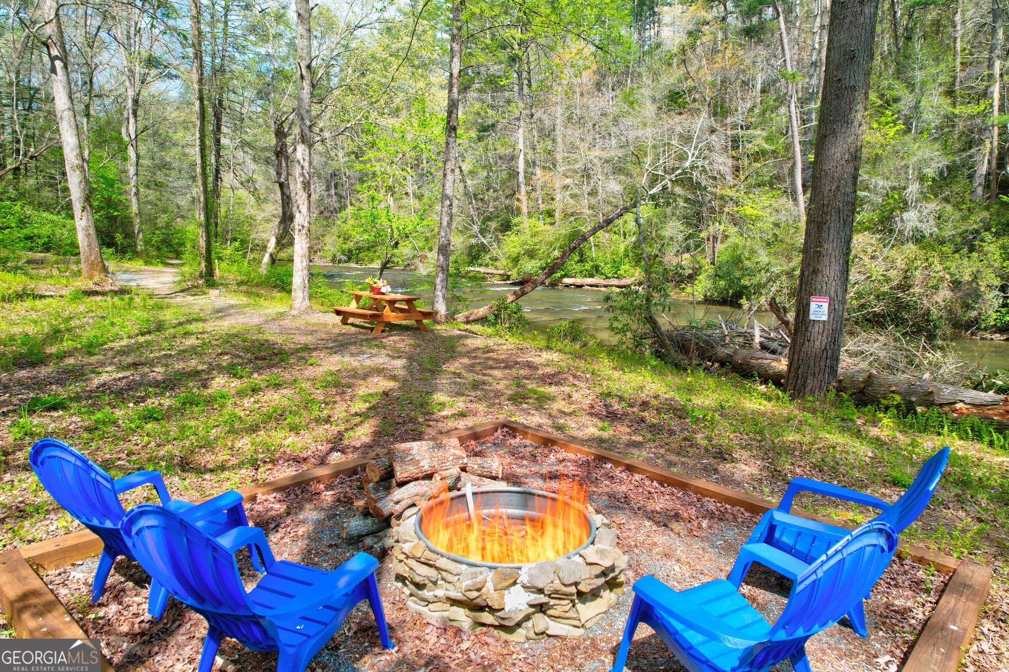 4 bedroom, 3.5 bathroom cabin,single family residence for sale at 136 Gallery Court, Ellijay, GA 30540 — photo 2