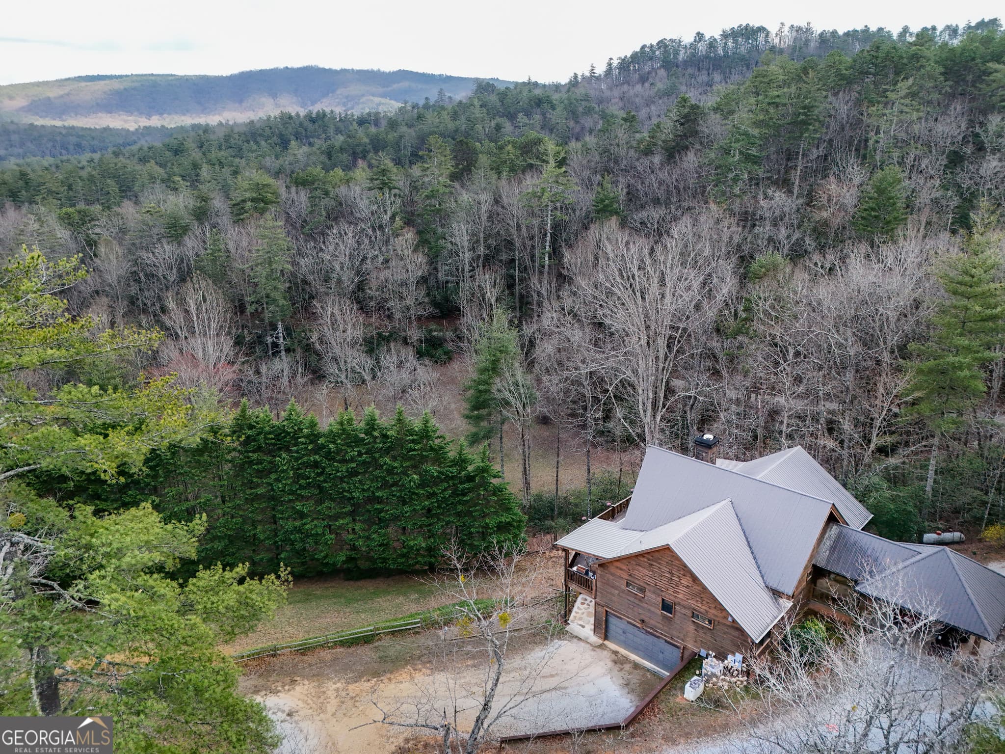 4 bedroom, 3 bathroom, 4,136 sq ft cabin,single family residence for sale at 5232 CROW CREEK Road, Lakemont, GA 30552 — photo 6