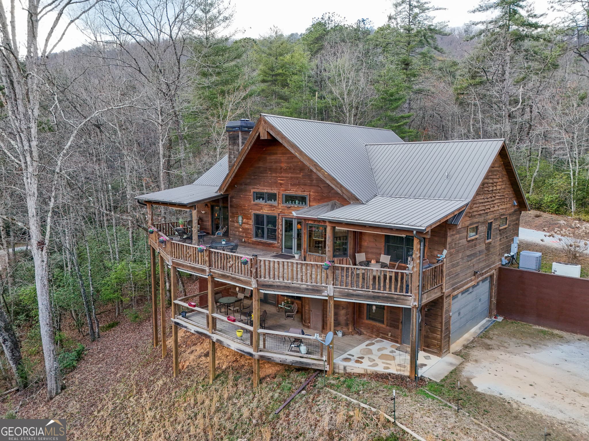4 bedroom, 3 bathroom, 4,136 sq ft cabin,single family residence for sale at 5232 CROW CREEK Road, Lakemont, GA 30552 — photo 4