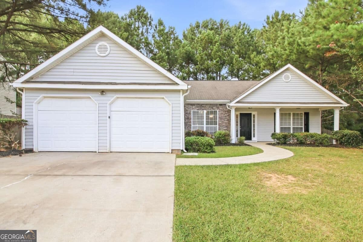 3 bedroom, 2 bathroom, 1,648 sq ft single family residence for sale at 1426 Hyde Court, Hampton, GA 30228
