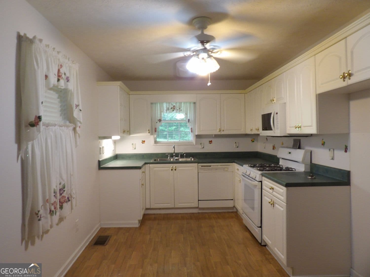 1 bedroom, 1 bathroom, 1,105 sq ft single family residence for sale at 676 Graham Road, Dallas, GA 30132 — photo 5