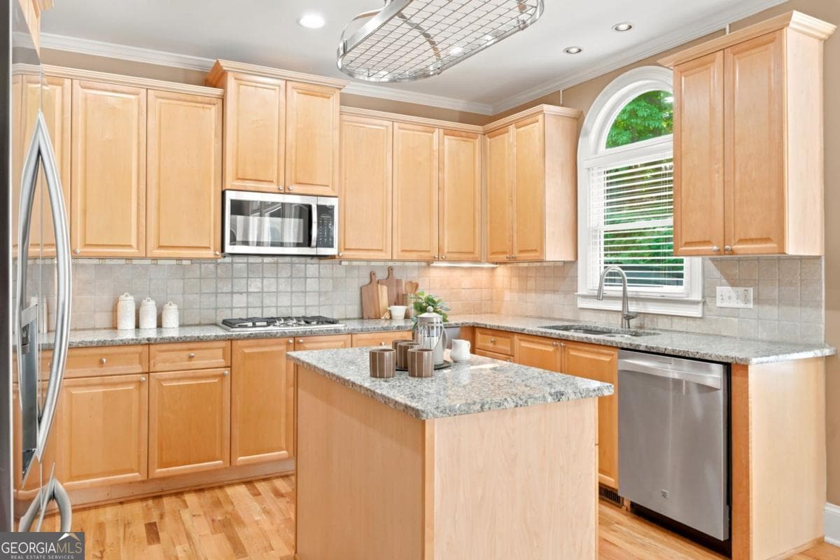 6 bedroom, 5 bathroom, 5,419 sq ft single family residence for sale at 803 Rocky Ridge Court, Canton, GA 30114 — photo 10