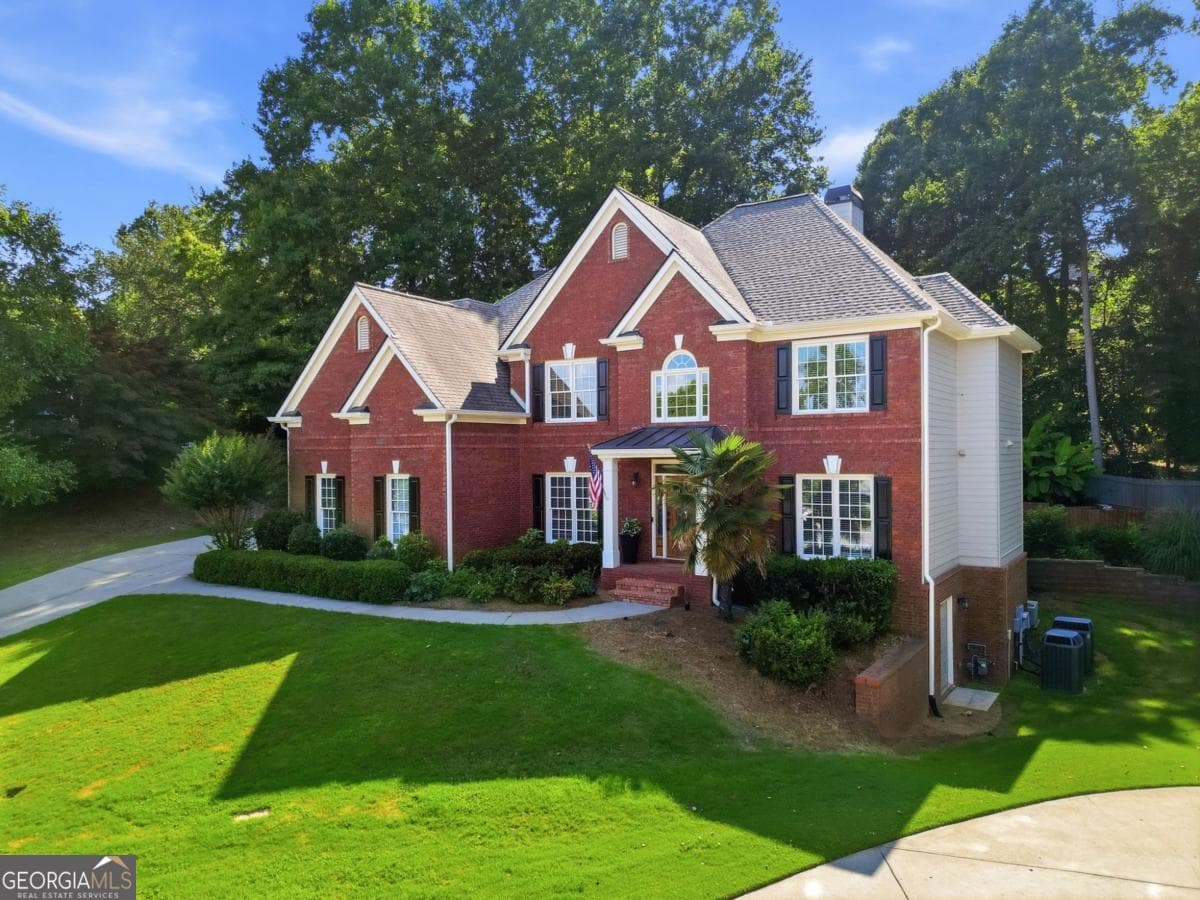 6 bedroom, 5 bathroom, 5,419 sq ft single family residence for sale at 803 Rocky Ridge Court, Canton, GA 30114 — photo 4