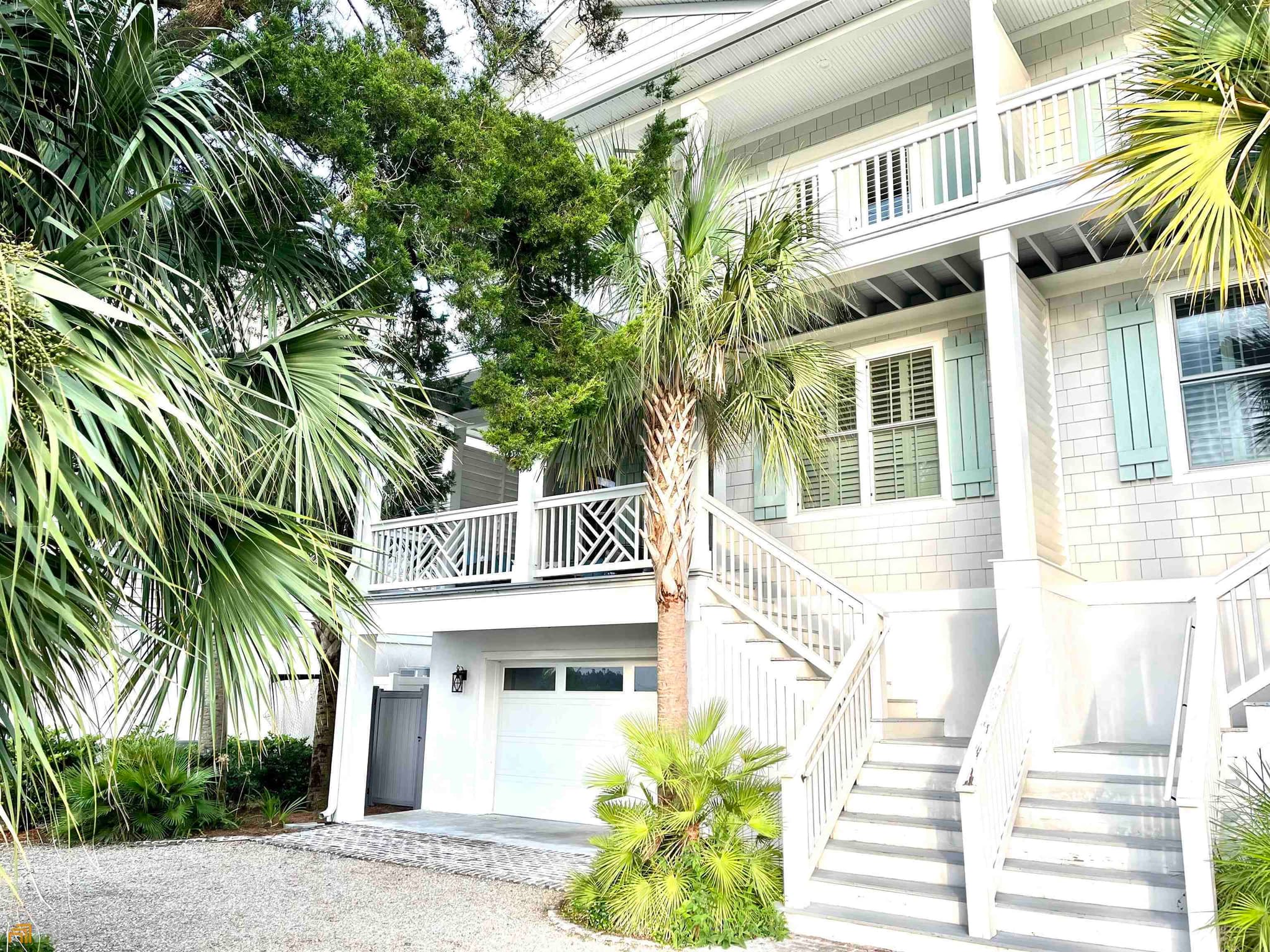 4 bedroom, 4 bathroom, 2,500 sq ft townhouse for rent at 1548 Ocean Boulevard, St. Simons, GA 31522 for $7,950 a month