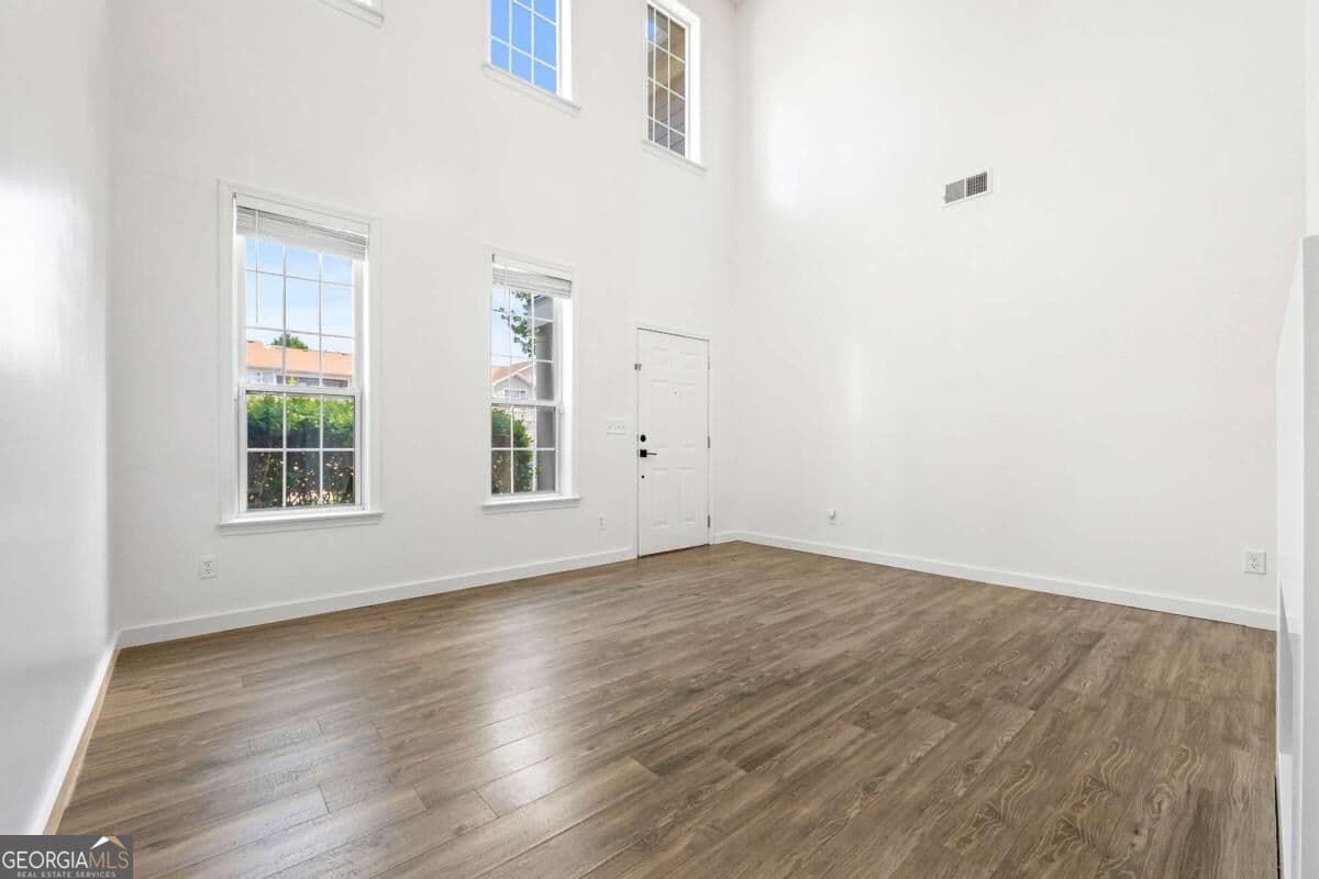 3 bedroom, 2.5 bathroom, 2,008 sq ft townhouse for sale at 109 Oak Green Drive, Lawrenceville, GA 30044 — photo 5