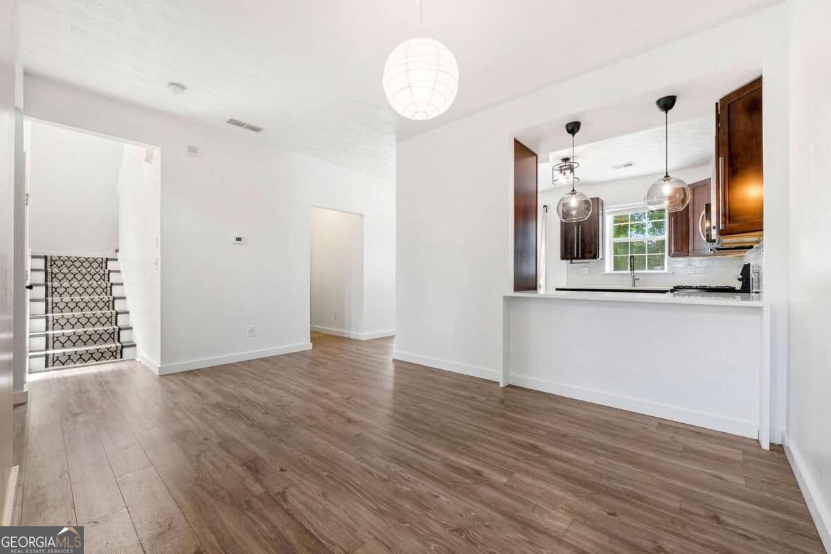 3 bedroom, 2.5 bathroom, 2,008 sq ft townhouse for sale at 109 Oak Green Drive, Lawrenceville, GA 30044 — photo 8