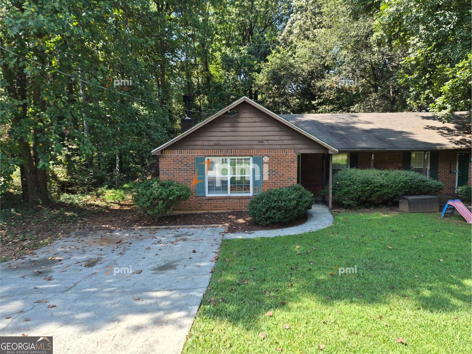 2 bedroom, 2 bathroom, 1,202 sq ft duplex for rent at 795 Farm Creek Road, Woodstock, GA 30188 for $1,675 a month — photo 1 of 14