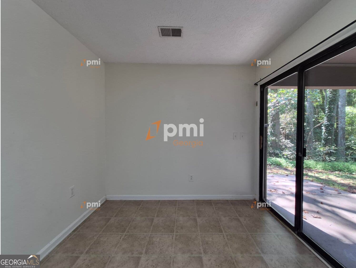2 bedroom, 2 bathroom, 1,202 sq ft duplex for rent at 795 Farm Creek Road, Woodstock, GA 30188 for $1,675 a month — photo 4