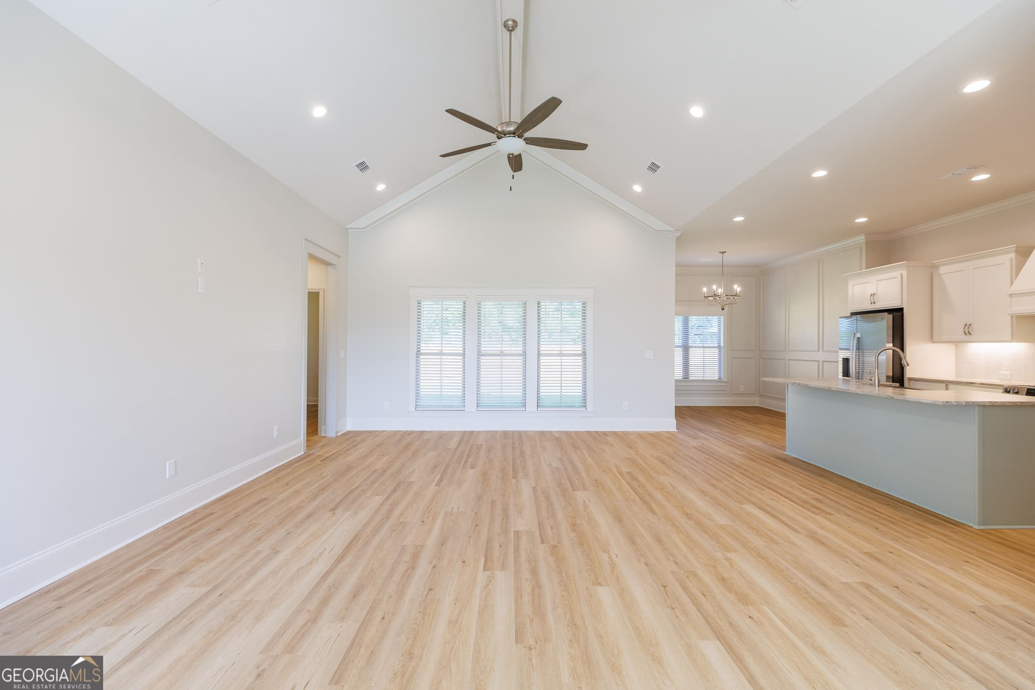 4 bedroom, 3 bathroom, 2,028 sq ft single family residence for sale at 3921 Bull Run, Valdosta, GA 31605 — photo 5