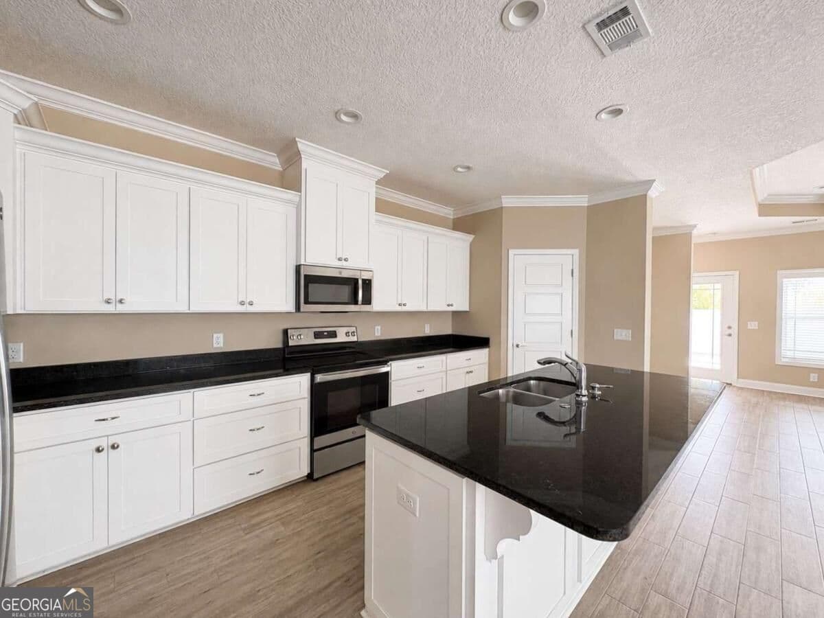 3 bedroom, 2 bathroom, 1,800 sq ft duplex for rent at 152 The Villas Way, Kingsland, GA 31548 for $2,100 a month — photo 8