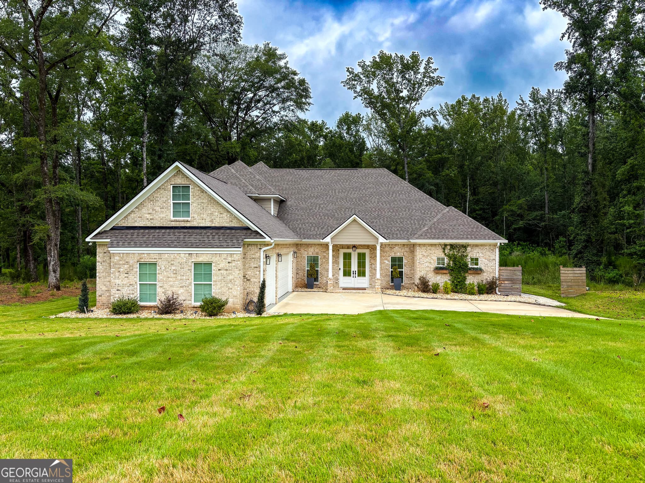 4 bedroom, 5 bathroom, 4,403 sq ft single family residence sold at 10320 Emerson Way, Midland, GA 31820