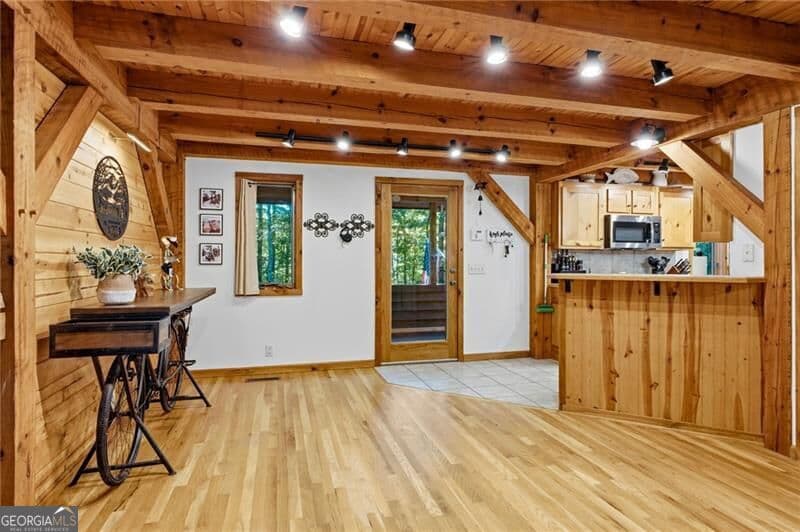 4 bedroom, 3 bathroom, 2,390 sq ft single family residence for sale at 39 Brenary Drive, Lakemont, GA 30552 — photo 4