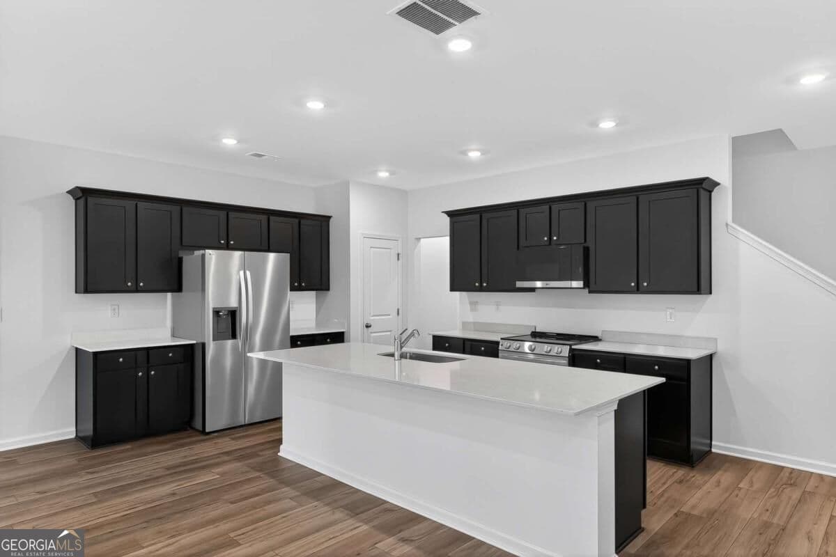 3 bedroom, 2.5 bathroom, 1,831 sq ft townhouse for sale at 3066 Humdala Place 235, Buford, GA 30519 — photo 6