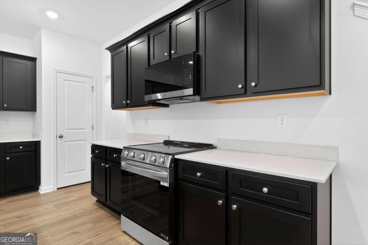 3 bedroom, 2.5 bathroom, 1,831 sq ft townhouse for sale at 3066 Humdala Place 235, Buford, GA 30519 — photo 8