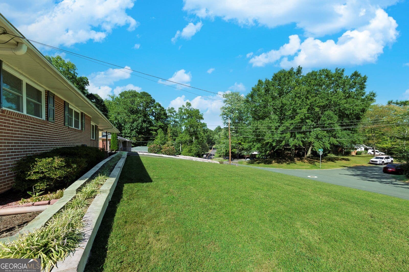 3 bedroom, 1.5 bathroom, 1,545 sq ft single family residence for sale at 3500 Kenland Road, Smyrna, GA 30082 — photo 3