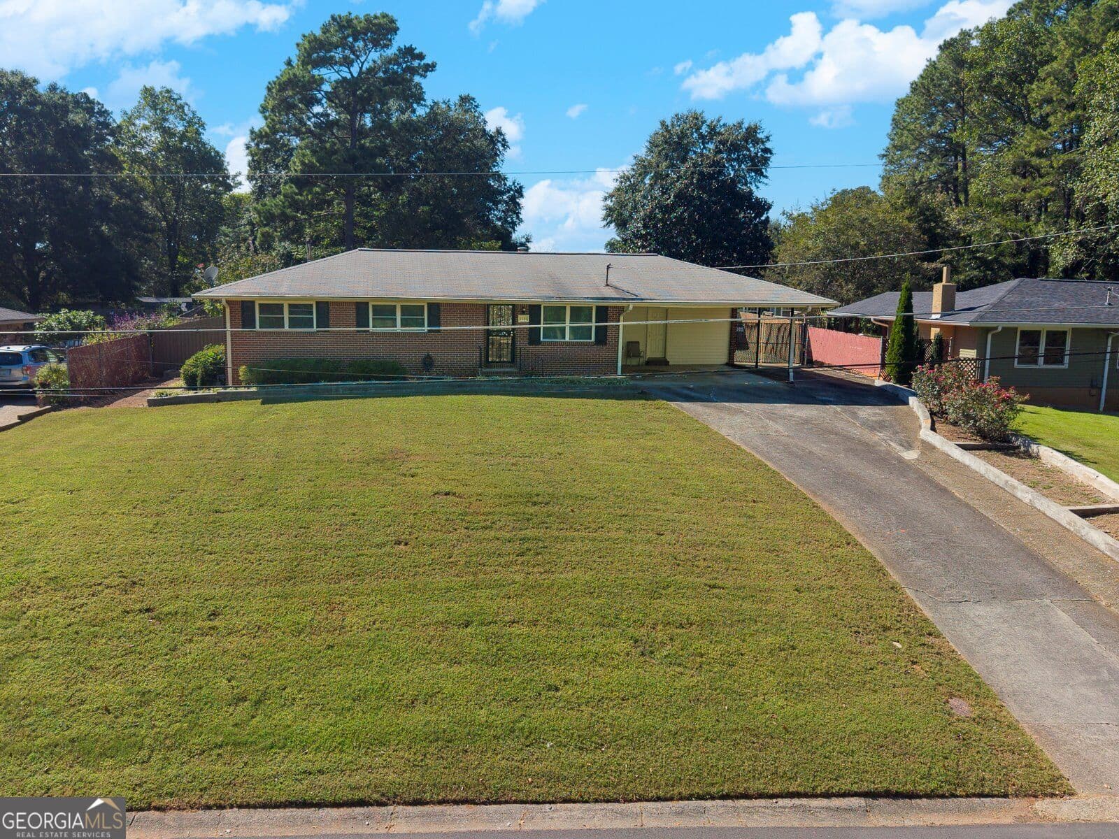 3 bedroom, 1.5 bathroom, 1,545 sq ft single family residence for sale at 3500 Kenland Road, Smyrna, GA 30082 — photo 1 of 40
