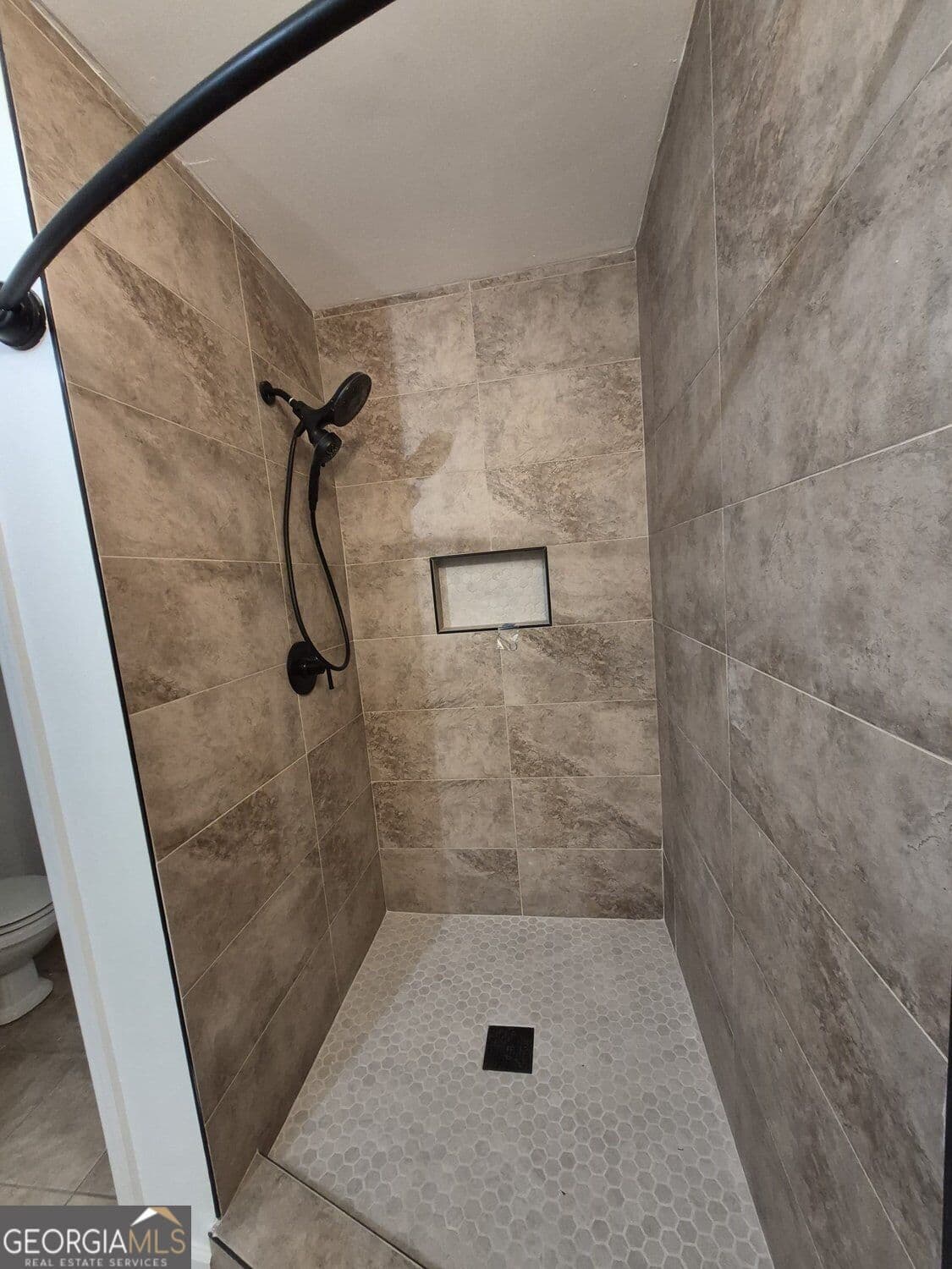 2 bedroom, 1 bathroom, 1,310 sq ft duplex for rent at 1875 Brewer Boulevard B, Atlanta, GA 30310 for $1,350 a month — photo 6