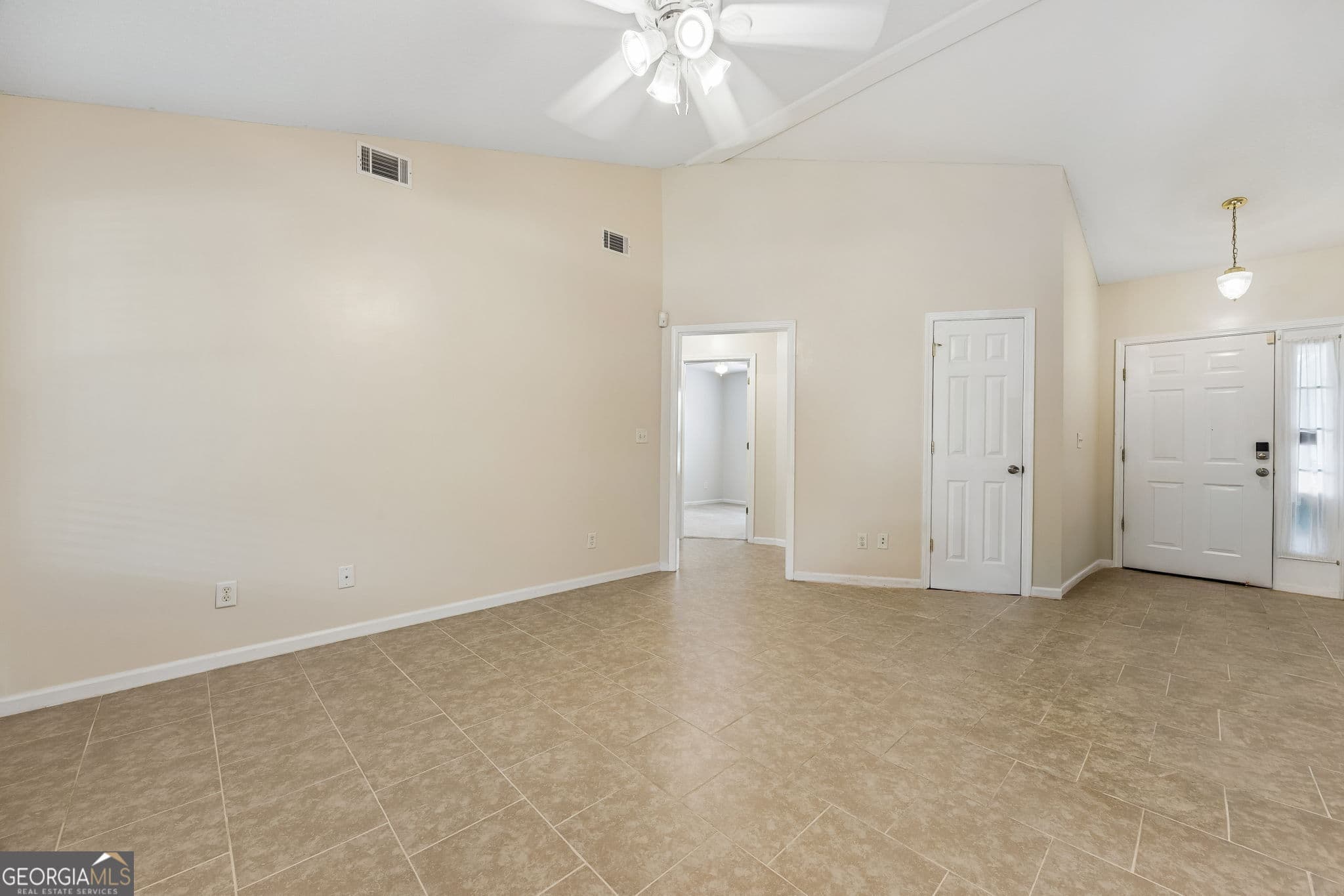 3 bedroom, 2 bathroom, 1,287 sq ft single family residence under contract at 20 Lakefront Drive, St. Marys, GA 31558 — photo 9